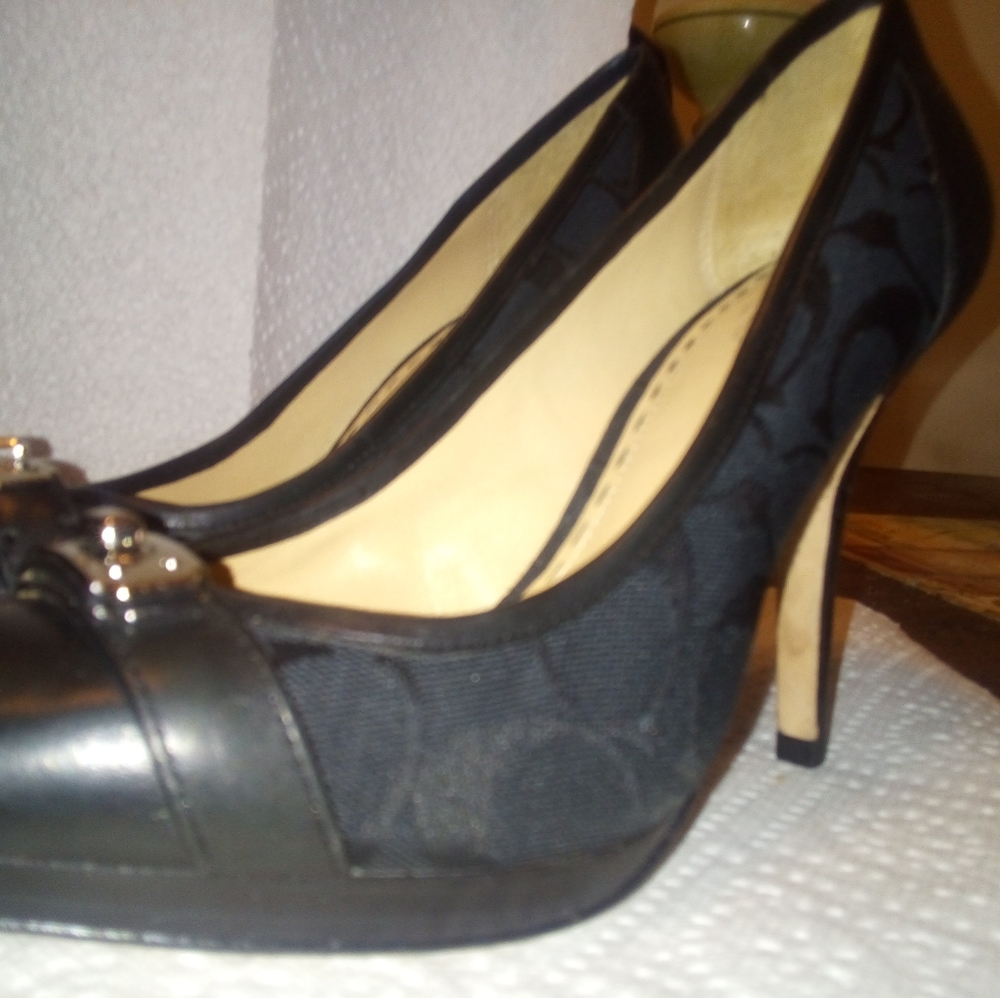 Coach heel's